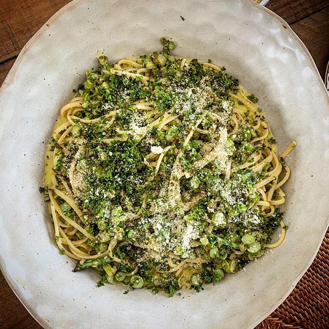 Tagliatelle with asparagus and herbs