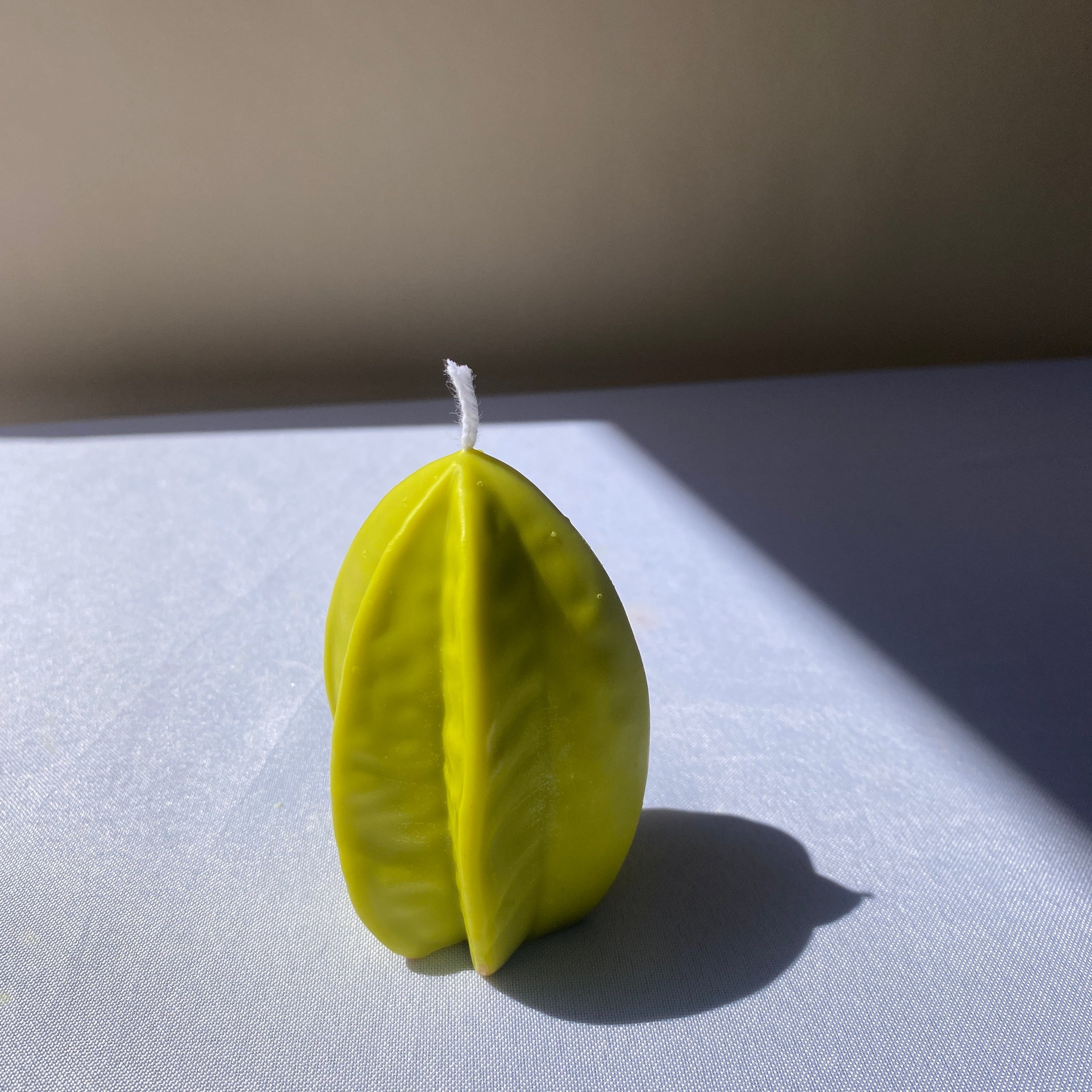 Starfruit candle